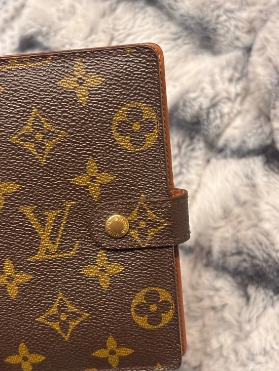 Louis Vuitton Classic Monogram PM Agenda Cover - Picture 2 of 12